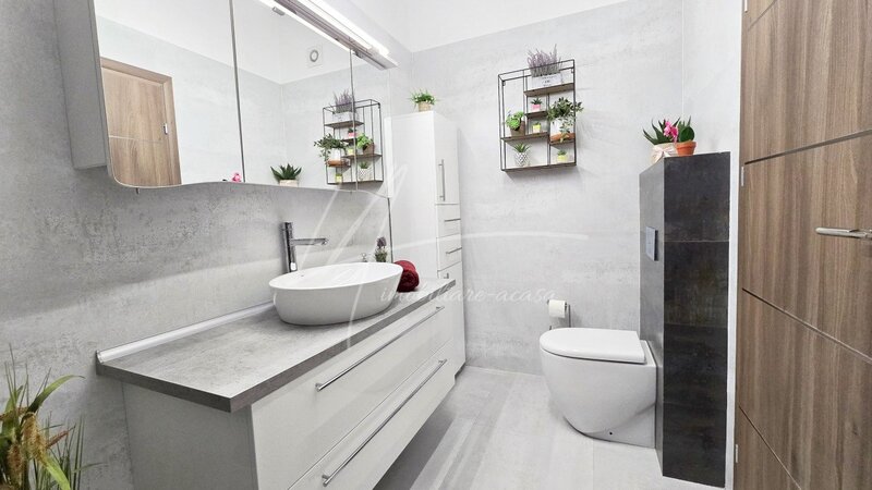 Intersectie Valea Oltului - Prelugirea Ghencea, penthouse cu terasa,